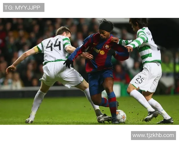 足球明星的帅气瞬间与过人技巧的精彩图片展示 足球明星的帅气瞬间与过人技巧的精彩图片展示