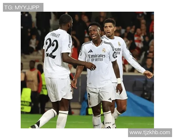 足球明星评选心目中的最佳阵容揭晓谁能入选顶级球员的荣耀之战